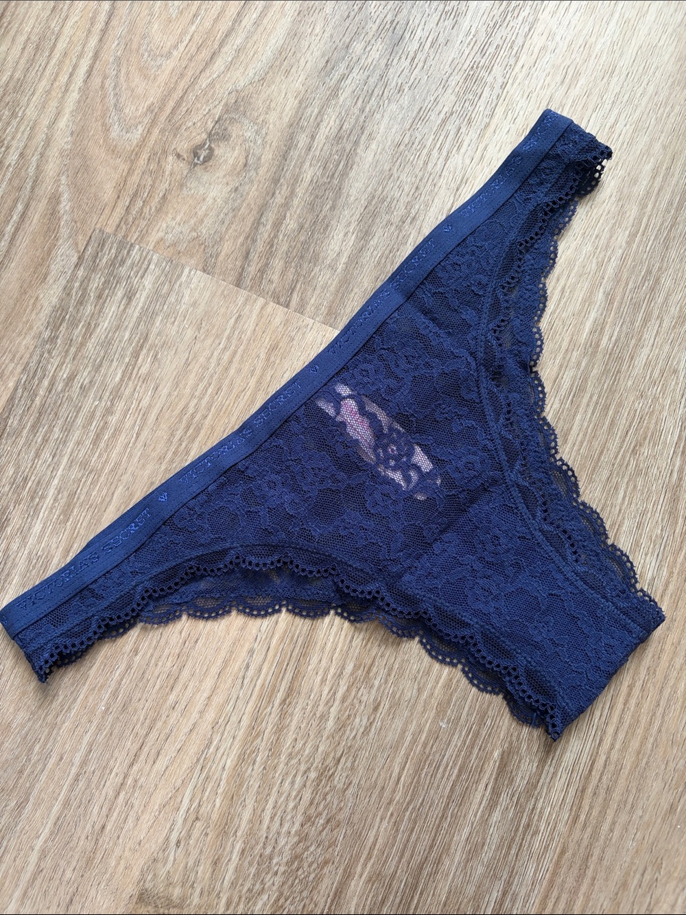 2014 NWT Victoria's Secret Itsy/Mini Lace Panty Size Medium